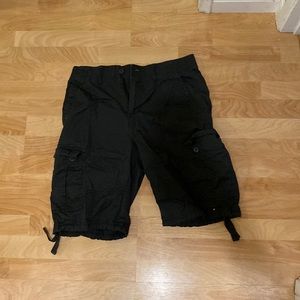 Dark gray urban pipeline cargo shorts, size 34